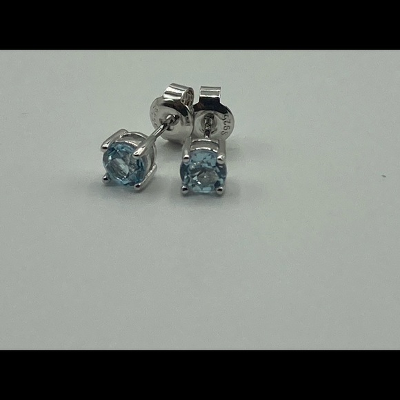 925 Silver Sky Blue Topaz Stud Earrings Natural Gemstone - Picture 3 of 5